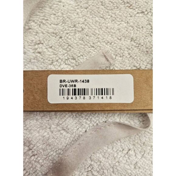 Skims Silk underwire bra Nwt - Picture 7 of 8